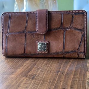 Dooney & Bourke croc leather continental clutch